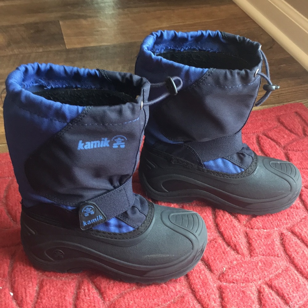 Snow boots